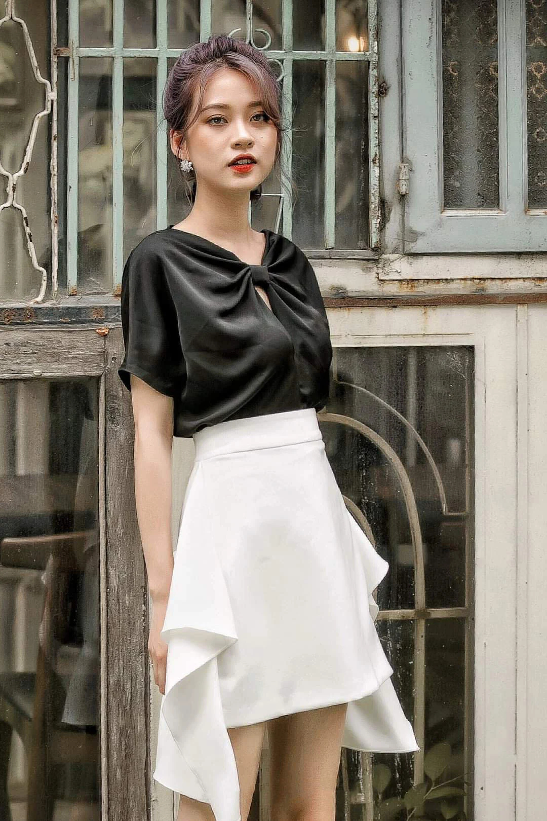 Black bow-tie openwork shirt